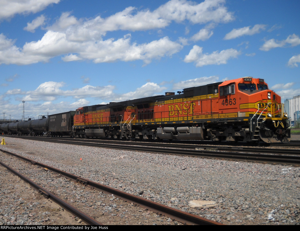 BNSF 4363 East